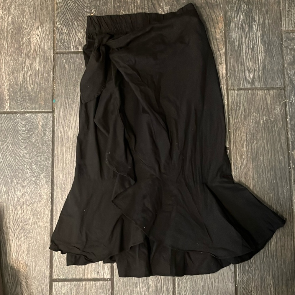 Black tie skirt